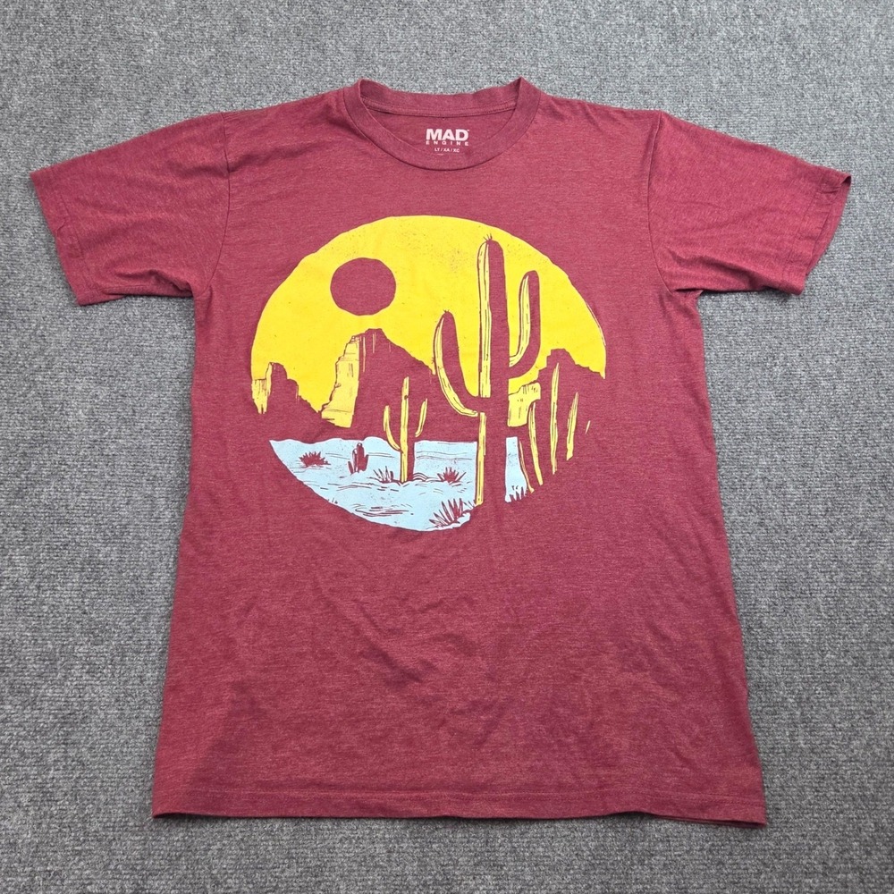Mad Engine Graphic T-Shirt‎ Mens Large LT Red Desert Cactus Southwest Casual Tee